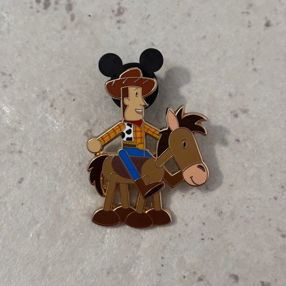 Disney Destination D23 2025 WDI MOG LE 500 Mystery Pin Woody Bullseye Toy Story